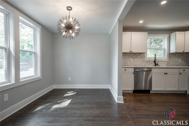Foto del edificio - 495 Clover St