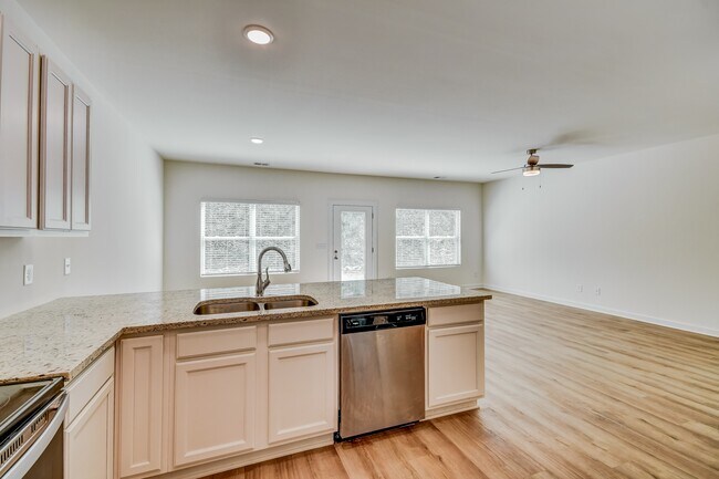 Foto del edificio - 14 Deer Creek Dr