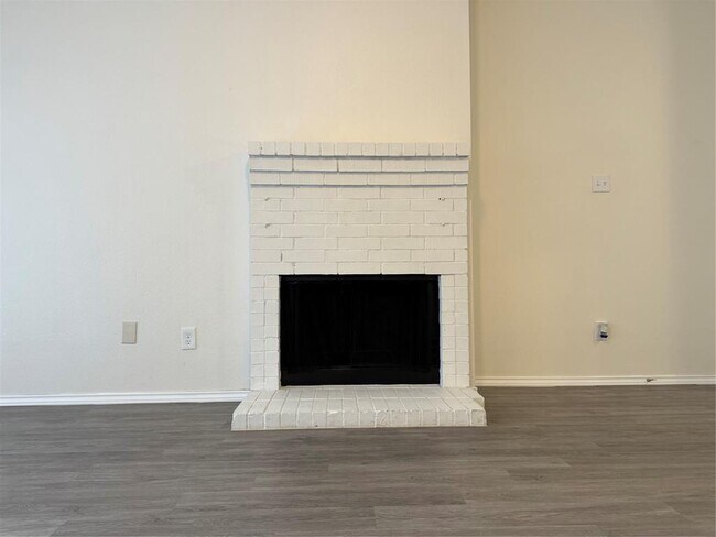 Foto del edificio - 2415 W Slaughter Ln