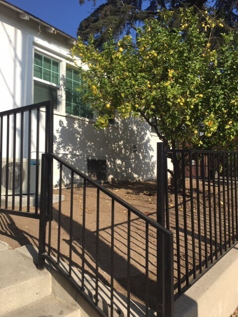 Building Photo - 1301 N Maryland Ave