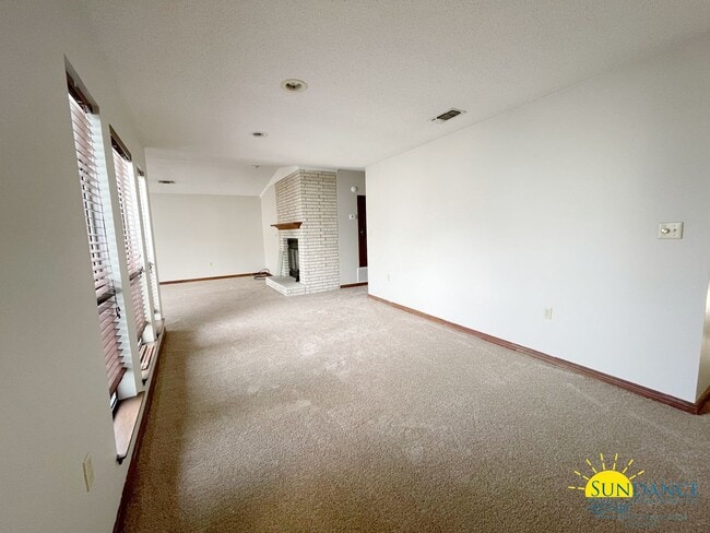 Building Photo - Spacious 3 bedroom near Fort Walton Beach ...