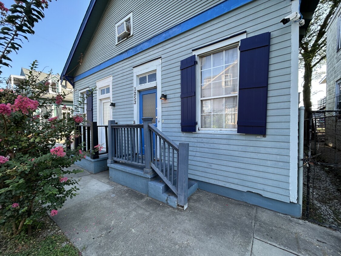 Foto principal - 1253 Columbus St