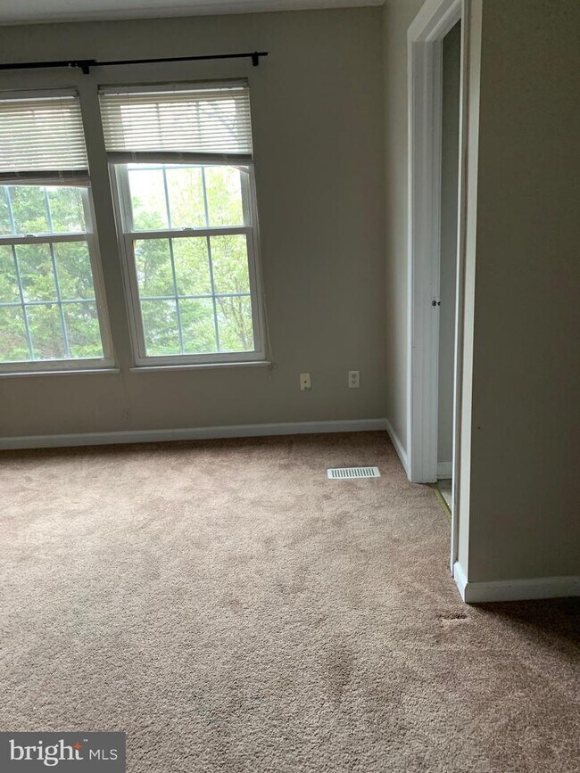 Foto del edificio - 10630 Winfield Loop