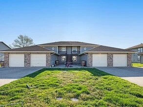 Building Photo - 519 Sky Vue Dr