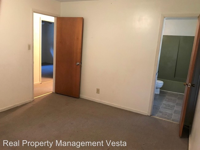 Building Photo - 2479 Shea Dr