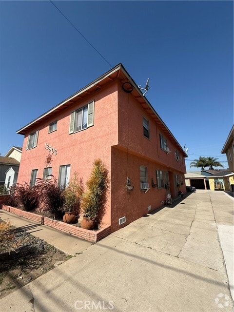 Building Photo - 12503 Grevillea Ave