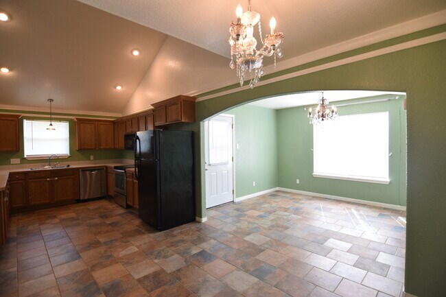 Building Photo - 201 Cedar Ridge Dr