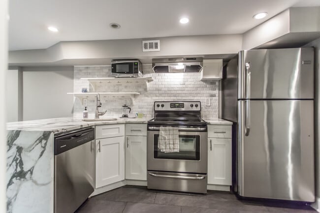 kitchen - 1952 Calvert St NW