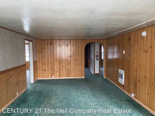 Building Photo - 3 br, 1 bath House - 249 NE Garden Valley