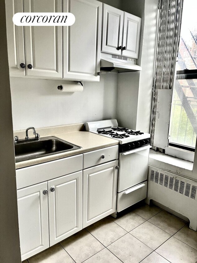 Foto principal - 100 W 85th St