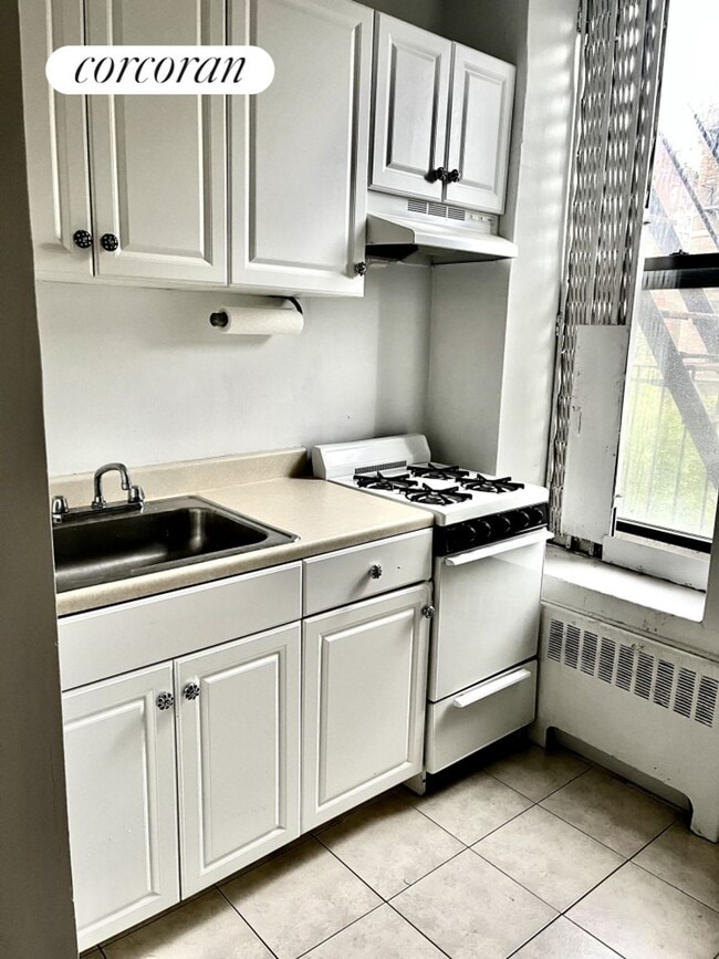 Building Photo - 100 W 85th St