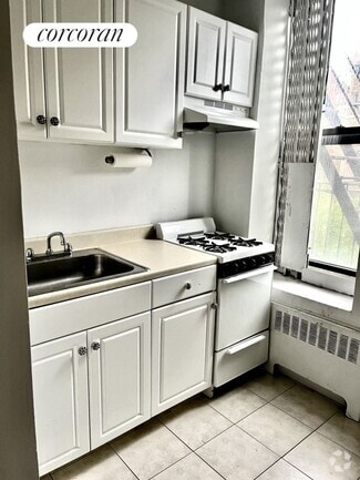 Building Photo - 100 W 85th St