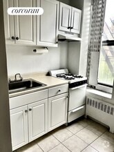Building Photo - 100 W 85th St