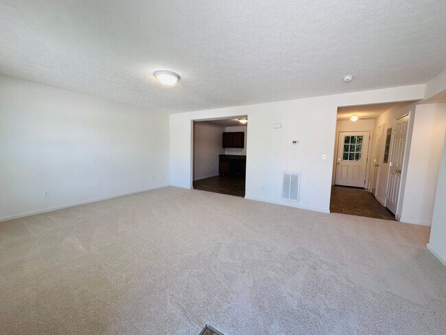 Foto del edificio - 35 Station Ln NE