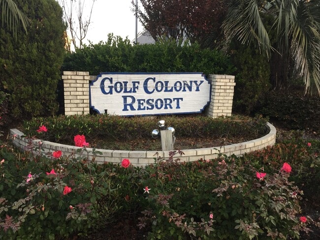 Building Photo - Furnished 2 Bedroom, 1.5 Bath Condo in Gol...