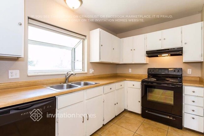 Building Photo - 10912 Birch Dr
