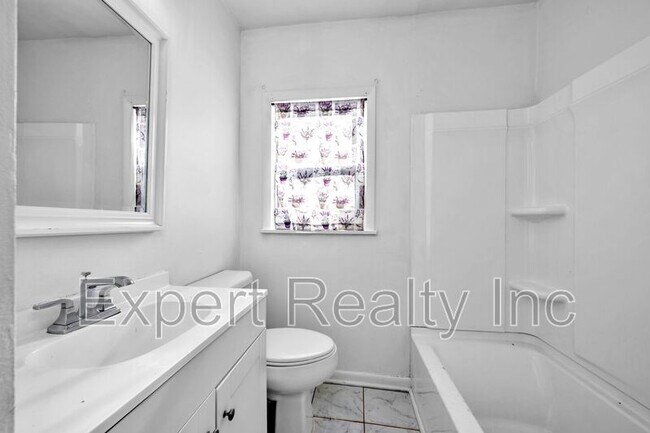 Foto del edificio - 1861 Woodland Ave SW