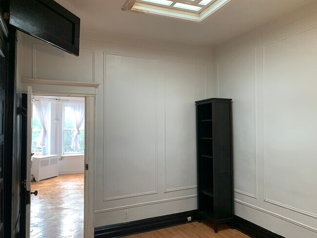Building Photo - 1280 Park Pl