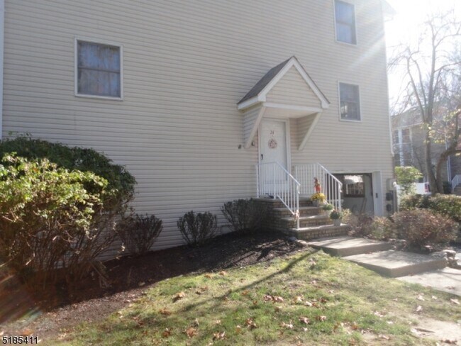 Building Photo - 24 Brookstone Cir