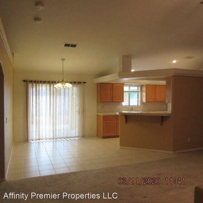 Building Photo - 3 br, 2 bath House - 3740 Hiawatha Dr.