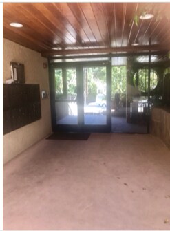 Foto del edificio - 5531 Kester Ave