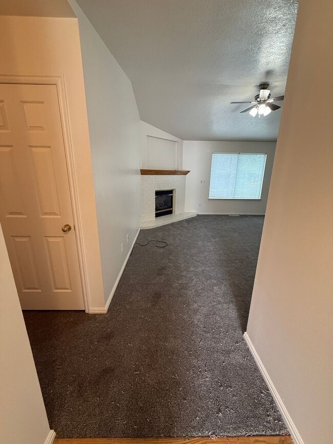Building Photo - 938 E 1420 N