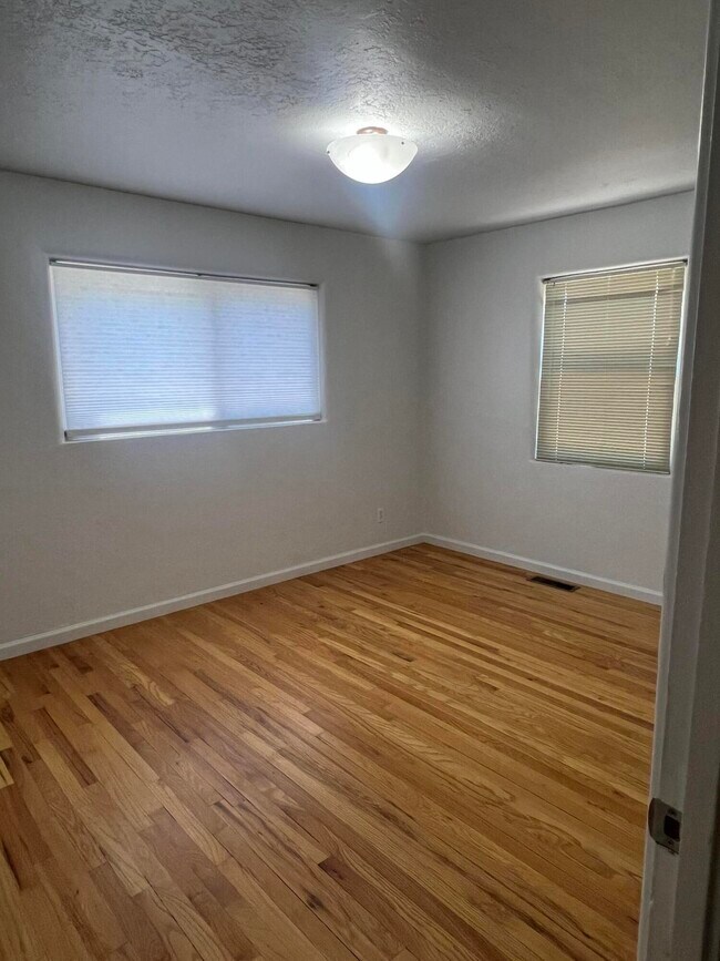 Foto del edificio - 1020 Quincy St SE