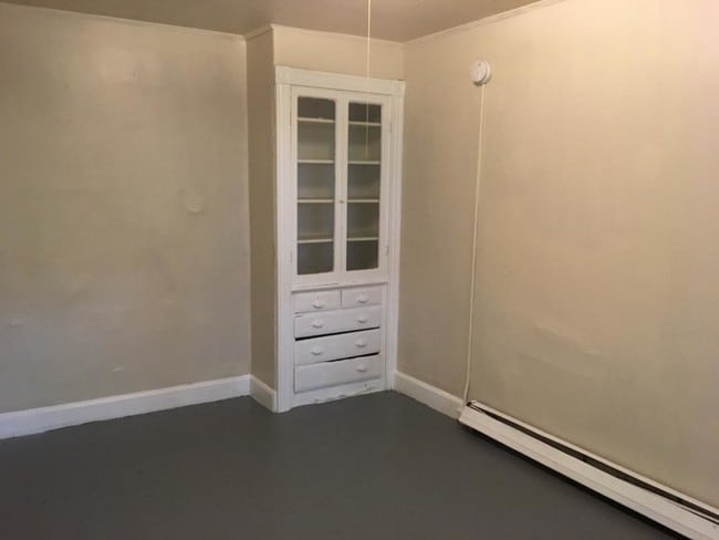 Building Photo - 1 bedroom in Westbrook ME 04092