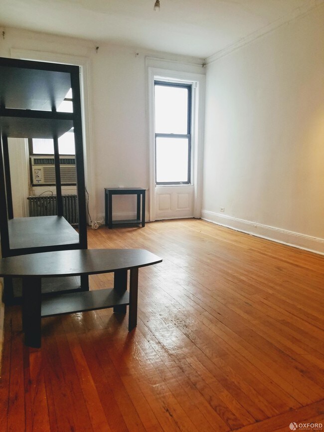 Building Photo - 44 East 92nd Street
