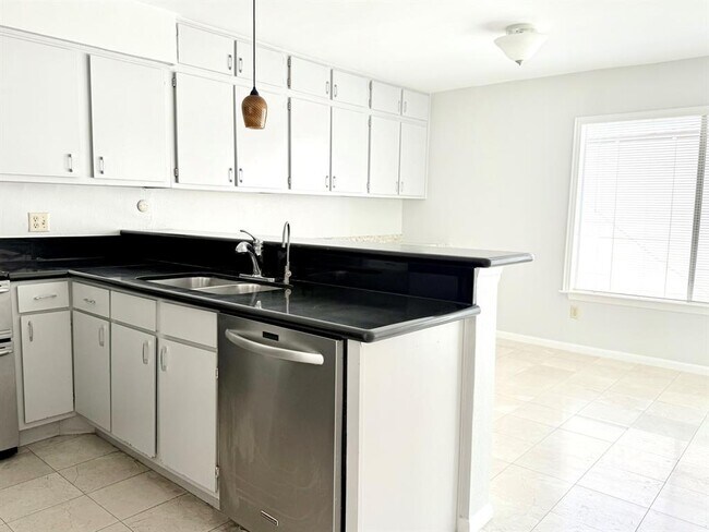 Foto del edificio - 11633 Village Pl Dr