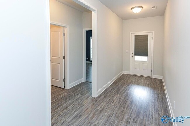 Building Photo - 125 River Springs Ct