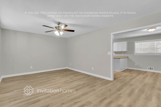 Building Photo - 2875 Laurel Ln