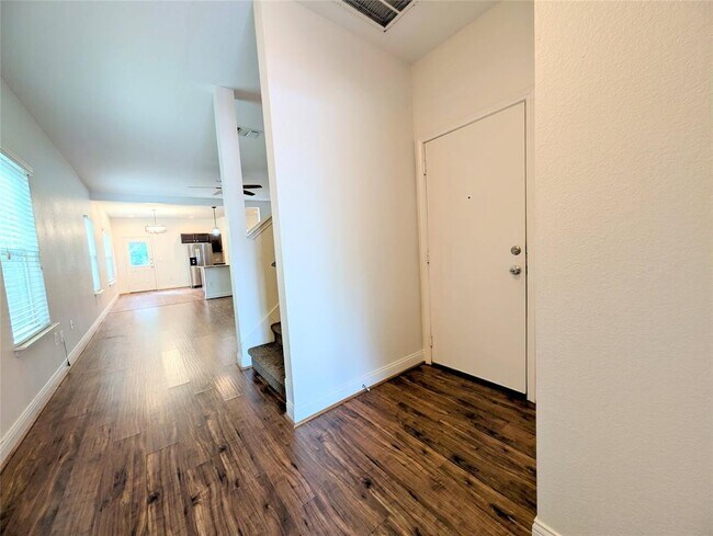 Foto del edificio - 3508 Wickham Ln