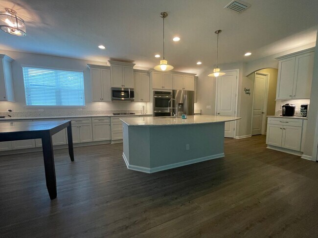 Foto del edificio - 354 Hutchinson Ln