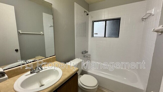 Foto del edificio - 5216 Westchase Ct