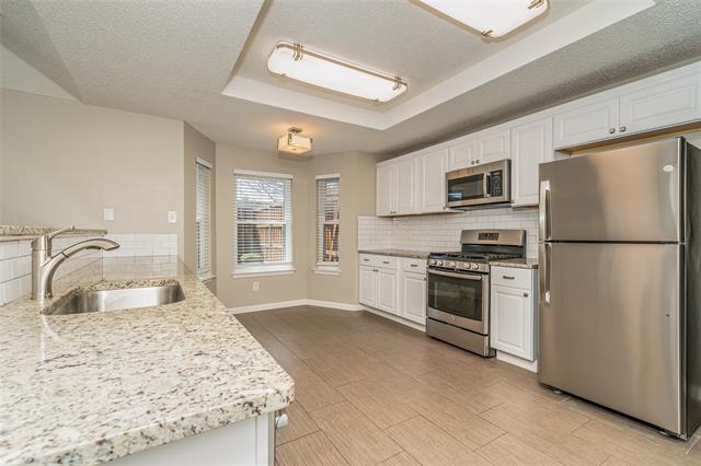 Building Photo - 824 De Soto Dr