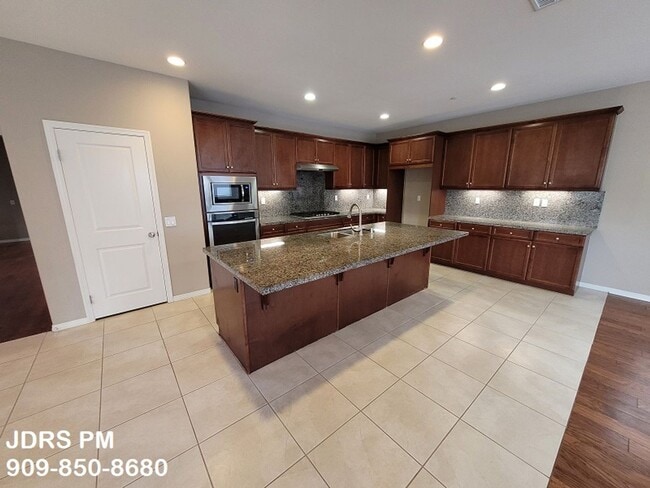 Building Photo - Chino 4 Bedroom Home