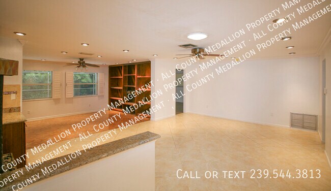 Building Photo - 1525 Covington Cir E