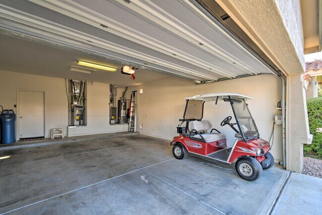 Foto del edificio - 15999 W Cambridge Ave