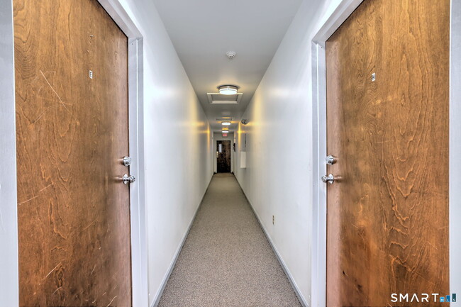 Building Photo - 14 Cherry St