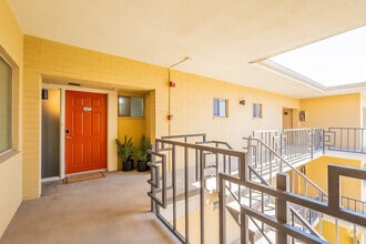 Building Photo - 3600 N 5th Ave