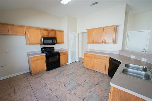 Building Photo - 2839 St Martin Dr