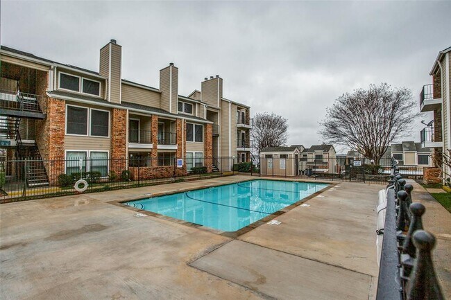 Building Photo - 1513 E Interstate 30