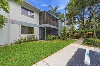 Building Photo - 2753 S Oakland Forest Dr