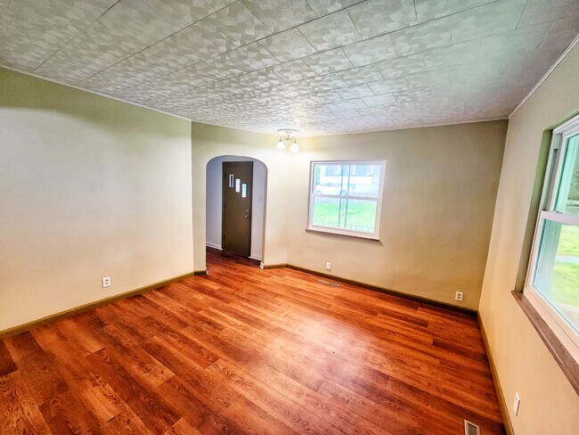 Foto del edificio - 1404 Chamberlain Ave