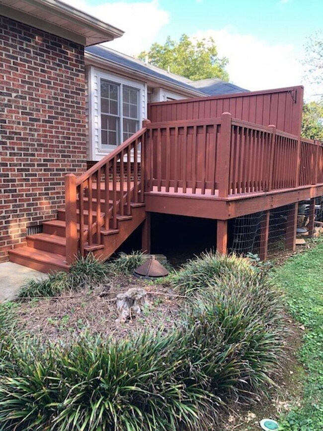 Foto del edificio - ****** $200 OFF FIRST FULL MONTH OF RENT!! ******