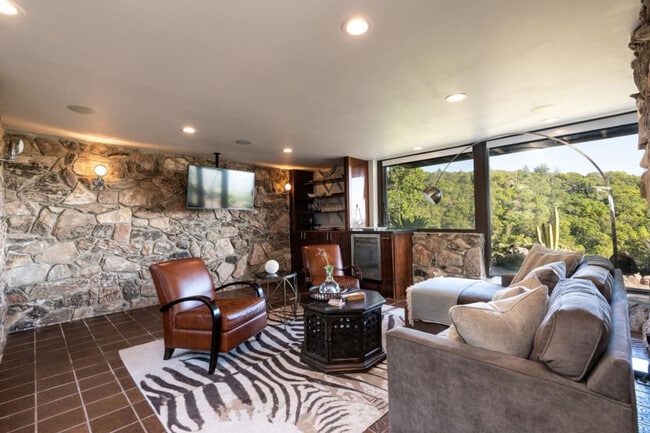 Building Photo - 17389 Mallard Dr