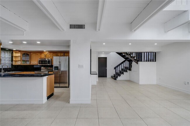 Building Photo - 6500 SW 54th Ln