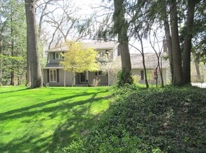 Building Photo - 5251 Colony Woods Dr