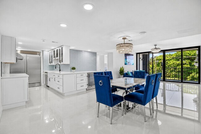 Building Photo - 5600 N Flagler Dr